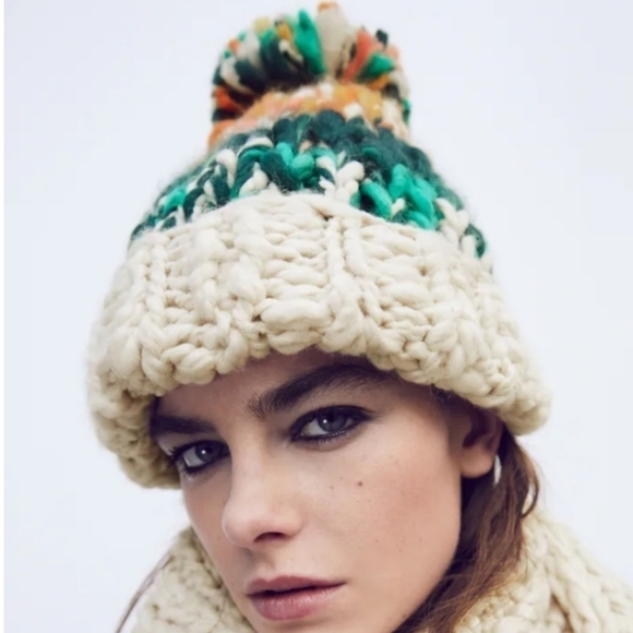 New Zara Colorblock Oversized Chunky Textured Fringe Scarf & Pom Pom Beanie Set - Picture 9 of 17